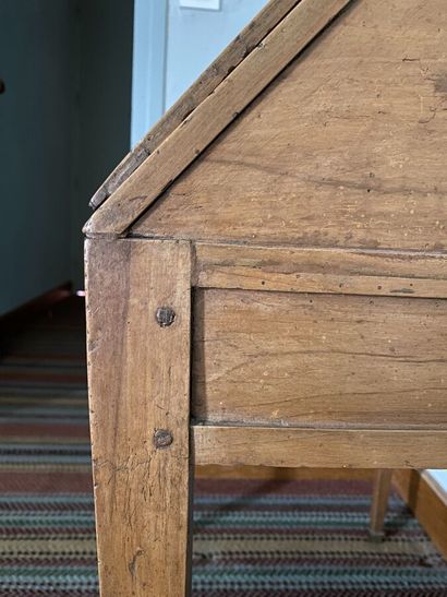 Sloping desk in natural wood, inlaid with...