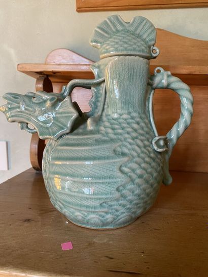 Lot of celadon cracked porcelain including:...
