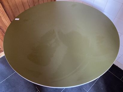 Round table, cream lacquered metal base,...