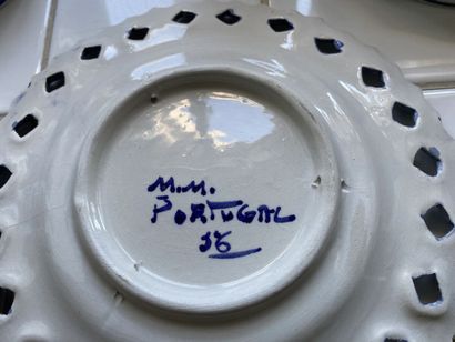Lot of porcelain with decoration in blue...