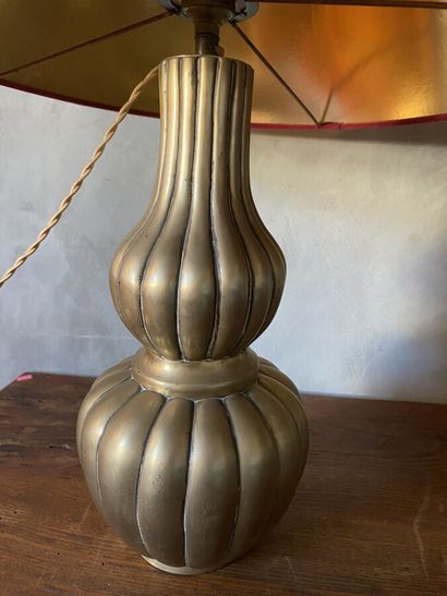 Pair of bronze vases, bulbs godronnés. Asian...