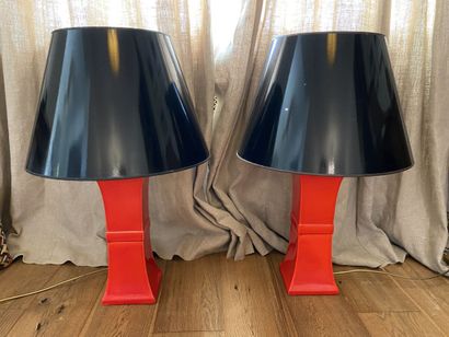 Attributed to David HICKS 
Pair of red ceramic...