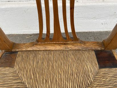 Natural wood commode chair. Straw seat. 19th...