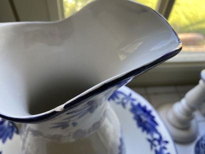 Lot of porcelain or earthenware with decoration...