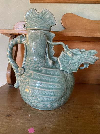 Lot of celadon cracked porcelain including:...