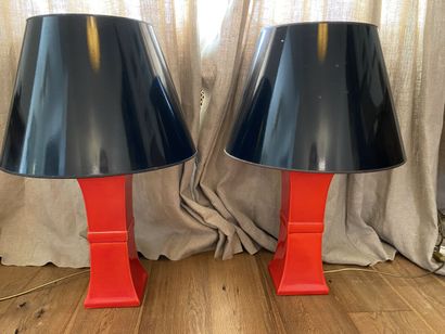 Attributed to David HICKS 
Pair of red ceramic...