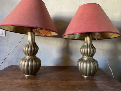 Pair of bronze vases, bulbs godronnés. Asian...