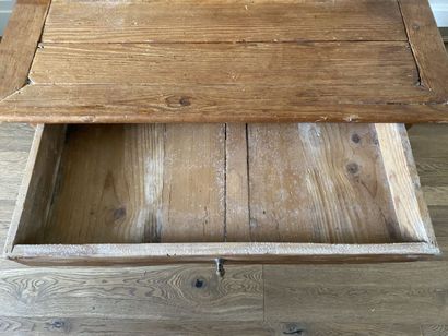 Table in natural wood, legs and struts with...