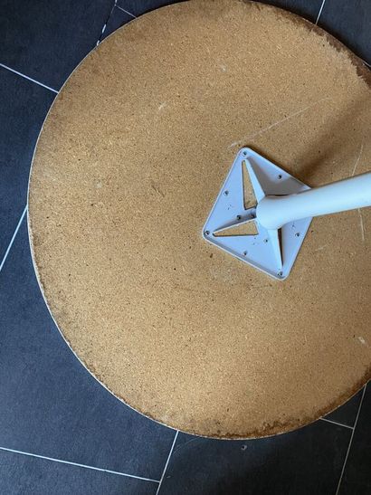 Round table, cream lacquered metal base,...