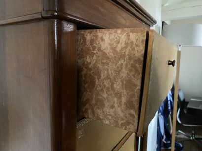 Mahogany and mahogany veneer chest of drawers,...