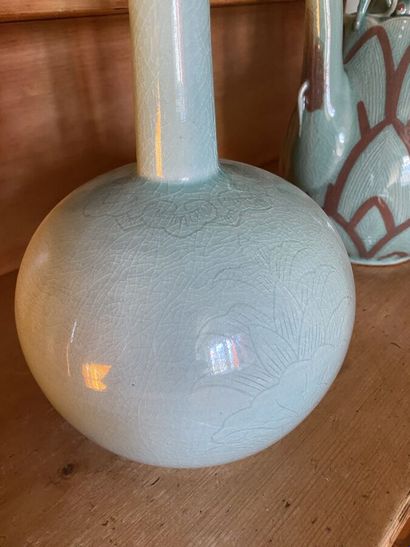 Lot of celadon green cracked porcelain including:...