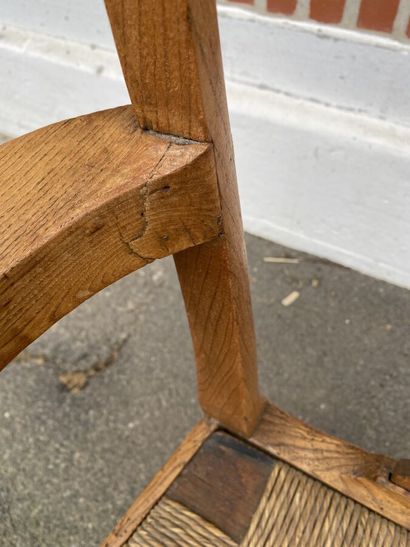 Natural wood commode chair. Straw seat. 19th...
