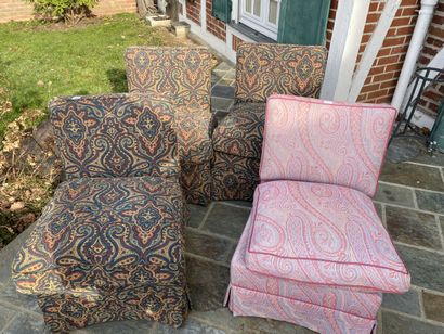 Suite of 4 armchairs, one with different...