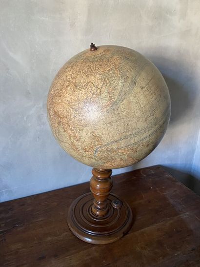 World map. Durchgesehen von HENRY LANGE....