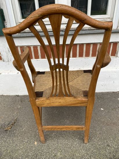 Natural wood commode chair. Straw seat. 19th...