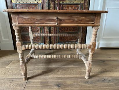 Table in natural wood, legs and struts with...