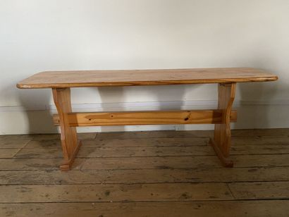 Natural wood bench. 
43 x 112 x 29 cm
(Misses)

COLLECTION...