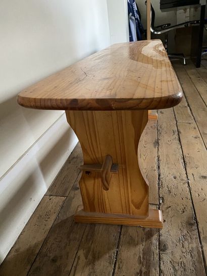Natural wood bench. 
43 x 112 x 29 cm
(Misses)

COLLECTION...