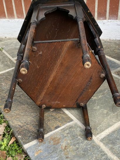 Lot: 
Octagonal bedside table, veneer and...
