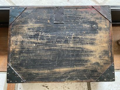 Natural wood box, curved lid. Black cameo...