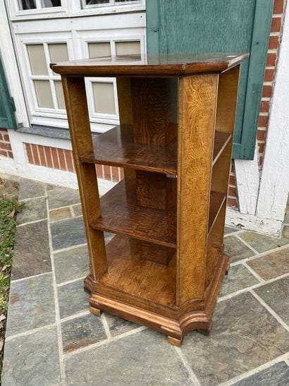 Bookcase in veneer, four trays
99 x 56 x...