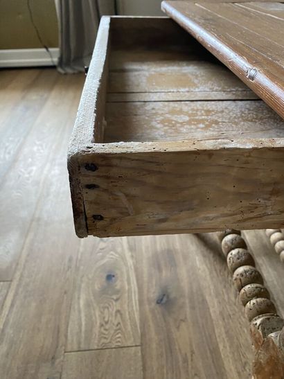 Table in natural wood, legs and struts with...