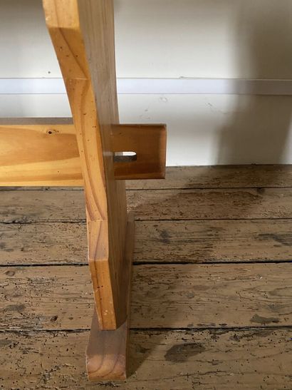 Natural wood bench. 
43 x 112 x 29 cm
(Misses)

COLLECTION...