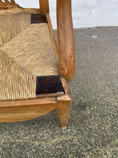 Natural wood commode chair. Straw seat. 19th...