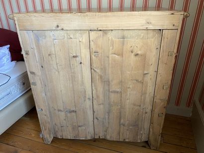 Pitchwood chest of drawers, opens with five...
