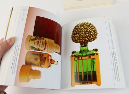 Divers auteurs sur le thème du parfum 
Lot...