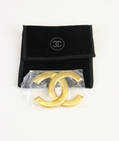 Chanel - (années 1990)
Rare broche en laiton...