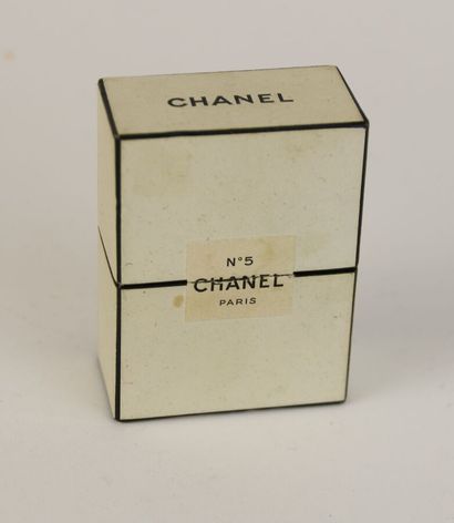 Chanel - (années 1960)
Lot comprenant quatre...