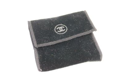 Chanel - (années 1990)
Rare broche en laiton...