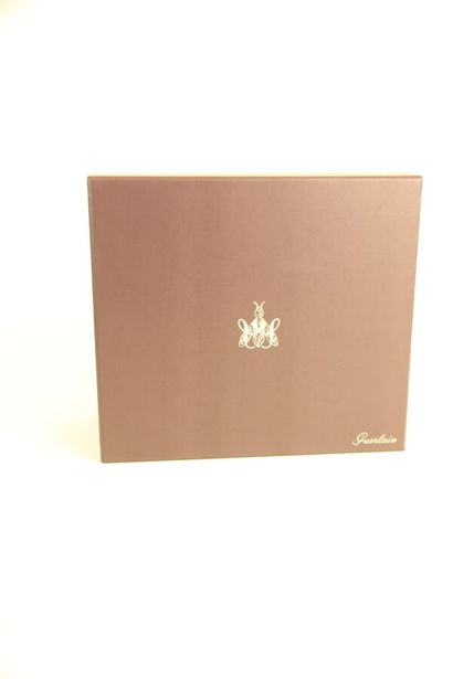 Guerlain - (années 2000)
Présentés dans leur...