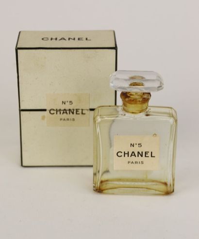 Chanel - (années 1960)
Lot comprenant quatre...
