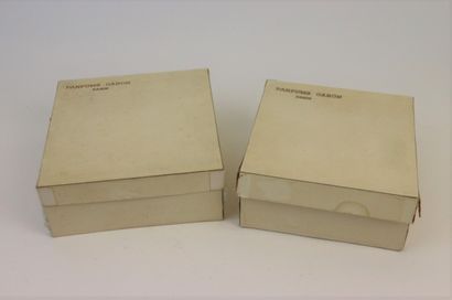Caron - (années 1930-1947)
Lot de deux coffrets...
