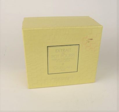 Guerlain - (1982)
Coffret en carton titré...