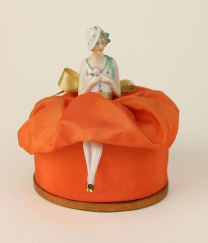 Travail Allemand - (années 1925-1930)
Figurine...