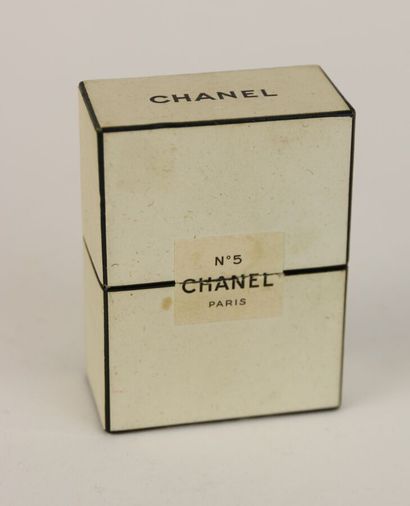 Chanel - (années 1960)
Lot comprenant quatre...