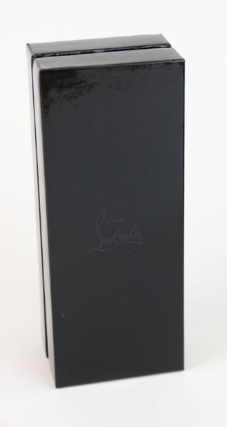 Christian Louboutin - (2015)
Présenté dans...