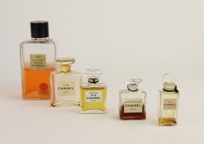 Chanel - (années 1960)
Lot comprenant quatre...