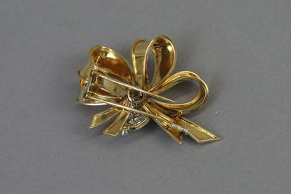 CHANTELOUP Paris circa 1945
Bow-shaped lapel...