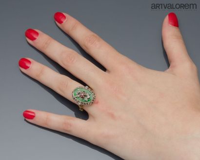 Ring in 750°/°° yellow gold and silver, the...