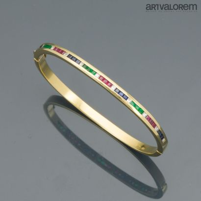 750°/°° yellow gold opening oval bangle set...