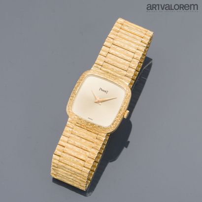 PIAGET
Ladies' watch in brushed yellow gold...