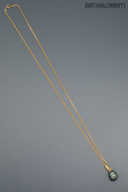 Necklace and pendant in yellow gold 750°/°°...