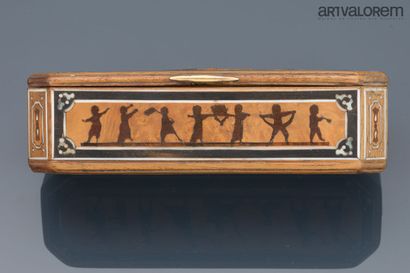Hexagonal box in native wood and mother-of-pearl...