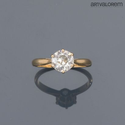 Solitaire ring in yellow gold 750°/°° set...
