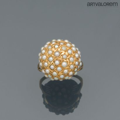Dome ring in 750°/°° yellow gold with engraved...
