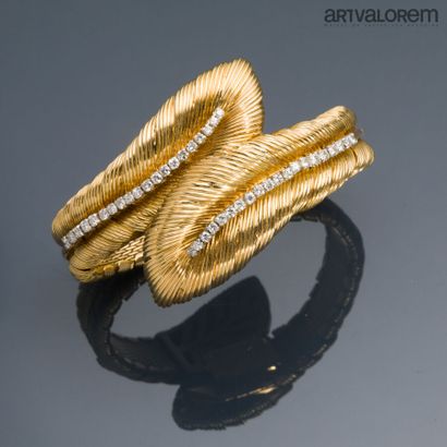 UTI- BLANCPAIN
Mysterious watch bracelet...